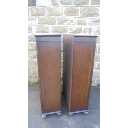 Ein Paar schöner verglaster Bücherschränke auch Eiche, zweitürig, 1920