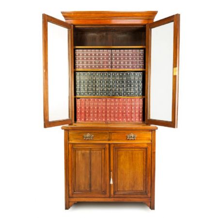 Massiver, Viktorianischer Bibliotheken Bücherschrank aus Walnuss von 1890