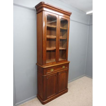 Massives, viktorianisches Bücherregal mit abgerundeten Ecken aus dem 19JH