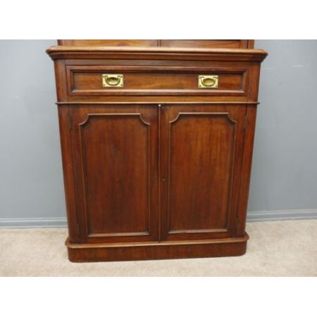 Massives, viktorianisches Bücherregal mit abgerundeten Ecken aus dem 19JH