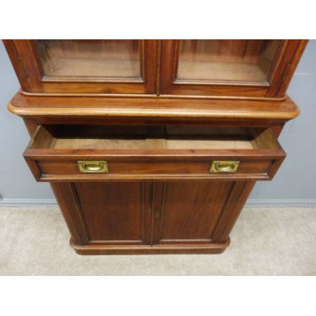 Massives, viktorianisches Bücherregal mit abgerundeten Ecken aus dem 19JH