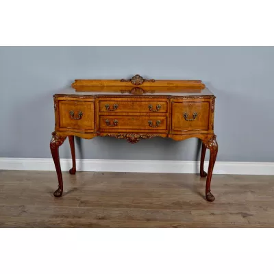 Nussbaum Queen Anne Stil  sideboard ca 1920 Massivholz