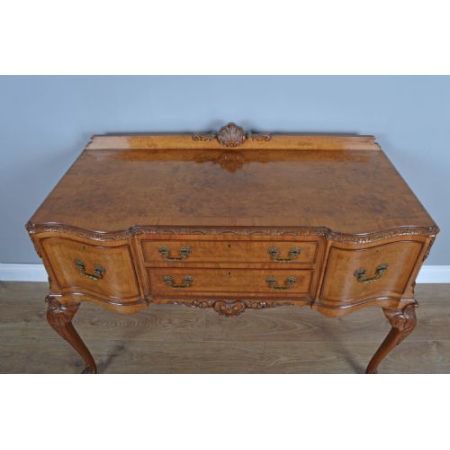 Nussbaum Queen Anne Stil  sideboard ca 1920 Massivholz