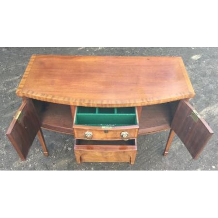 Abgerundetes, Mahagoni Sideboard im georgischen Stil