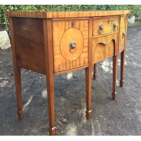 Abgerundetes, Mahagoni Sideboard im georgischen Stil