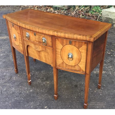Abgerundetes, Mahagoni Sideboard im georgischen Stil