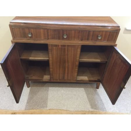 Massives Walnuss Sideboard von Heaton Tabb und Company