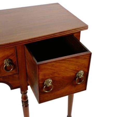 Massives Mahagoni Sideboard mit gebogener Front von ca 1810