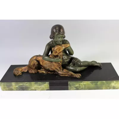 Französische Art Deco Figur Mädchen und Hund von Godard, ca. 1930