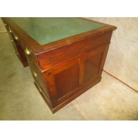 Massiver Knieloch Schreibtisch aus Eichenholz 1890 Edwardian 
