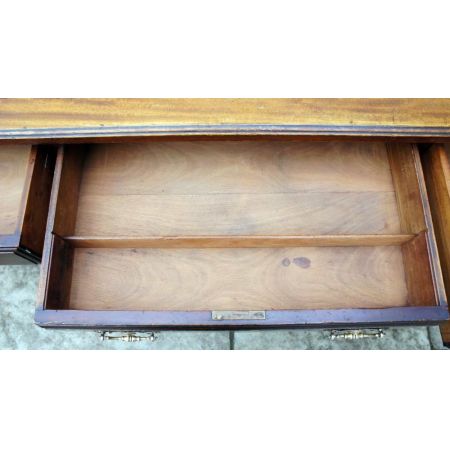 Massiver Viktorianischer Mahagoni Schreibtisch mit Ledertop und 9 Schubladen 