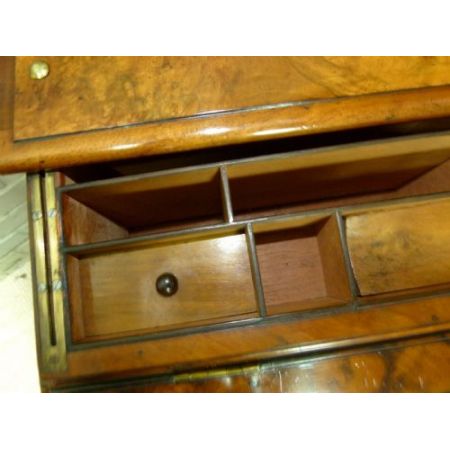 Massiver viktorianischer Nussbaum Davenport, wunderbar erhalten, ca. 1860 original