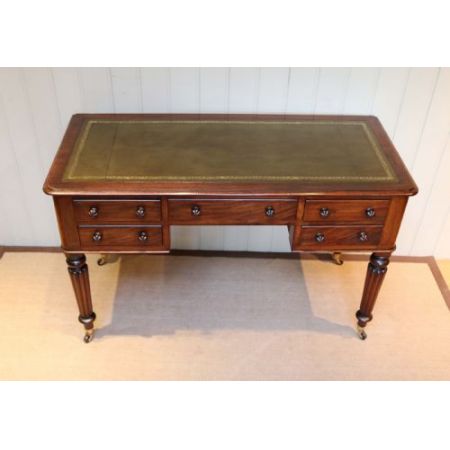 Schreibtisch aus Mahagoni mit Leder Victorian 1860