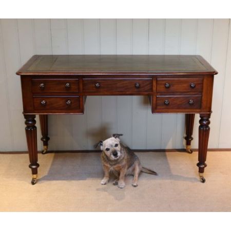 Schreibtisch aus Mahagoni mit Leder Victorian 1860