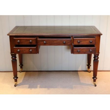 Schreibtisch aus Mahagoni mit Leder Victorian 1860