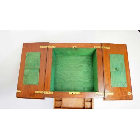 Schöner Mahagonitisch zum nähen oder arbeiten, original edwardianisch