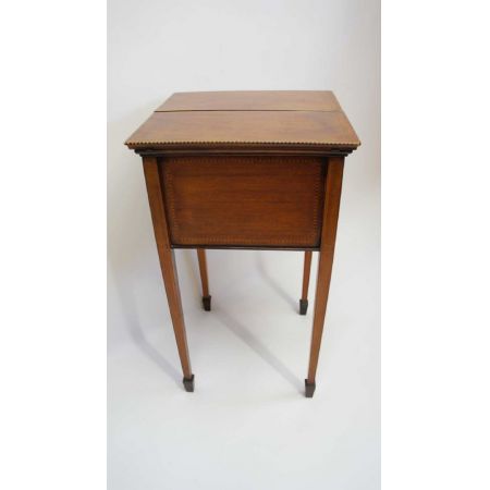 Schöner Mahagonitisch zum nähen oder arbeiten, original edwardianisch