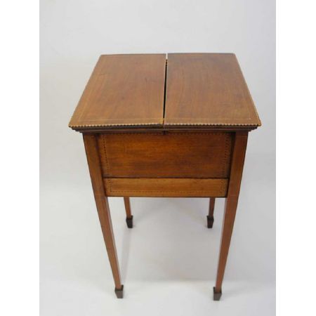 Schöner Mahagonitisch zum nähen oder arbeiten, original edwardianisch