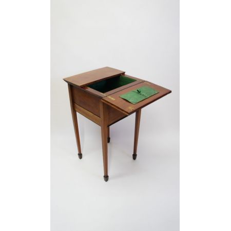 Schöner Mahagonitisch zum nähen oder arbeiten, original edwardianisch