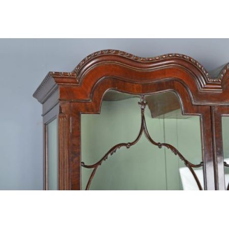 Original edwardianische antike zweitürige Vitrine im Chippendale-Stil