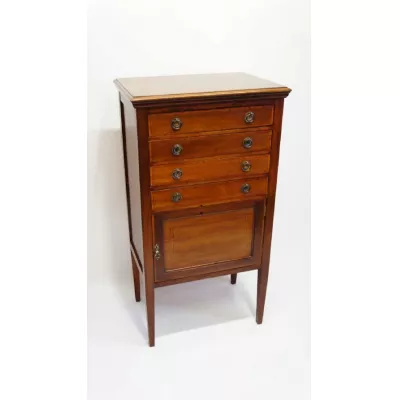 Gut erhaltener original edwardianischer Mahagoni Schrank