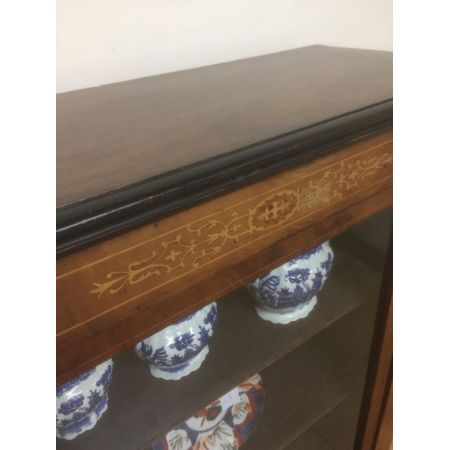 Antike Nussbaum  Rosewood Palisander  Vitrine 19. Jh mit Intarsien