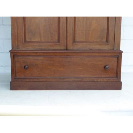 Schöner original viktorianischer Massivholz Mahagoni Kleiderschrank