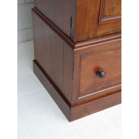Schöner original viktorianischer Massivholz Mahagoni Kleiderschrank