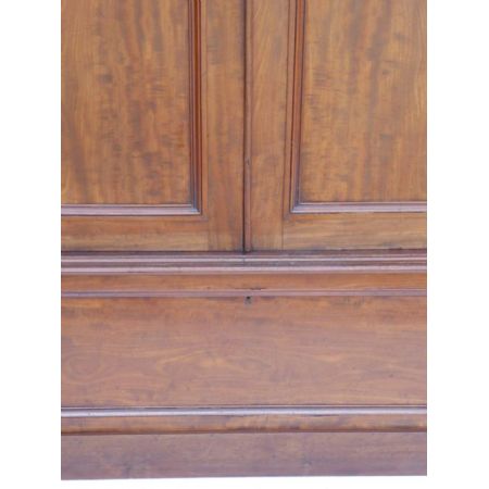 Schöner original viktorianischer Massivholz Mahagoni Kleiderschrank