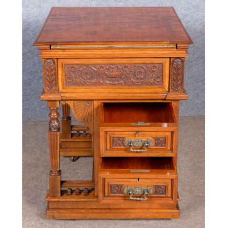 Beeindruckender viktorianischer Nussbaum Davenport Schreibtisch Original