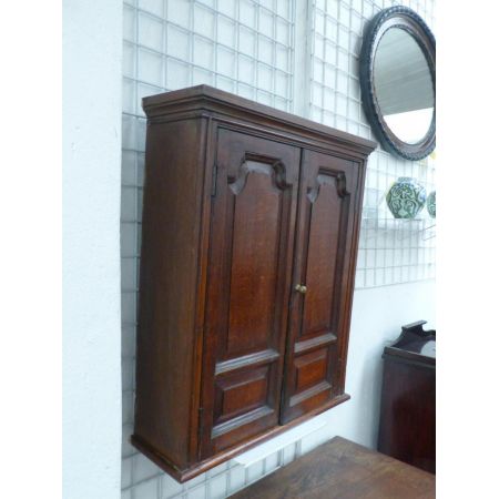 Georgischer Eichenhängeschrank aus dem 19 JH