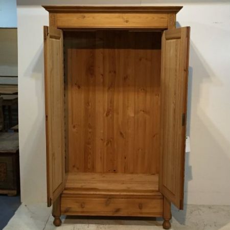Kleiner antiker Original Weichholz Kleiderschrank Kiefer