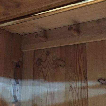 Kleiner antiker Original Weichholz Kleiderschrank Kiefer