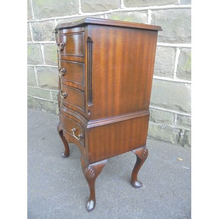 Antiker Mahagoni Nachttisch 1910  schöne Patina 