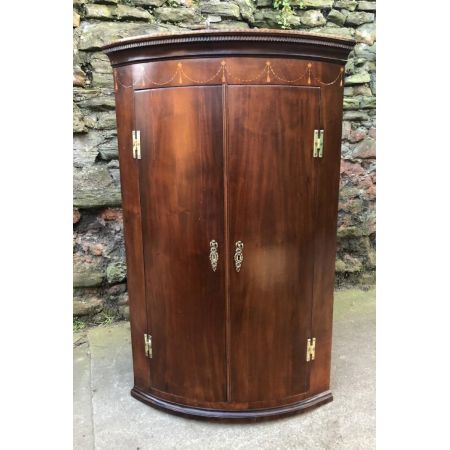 Attraktiver georgianischer Mahagoni Eckschrank Sideboard mit Intarsien