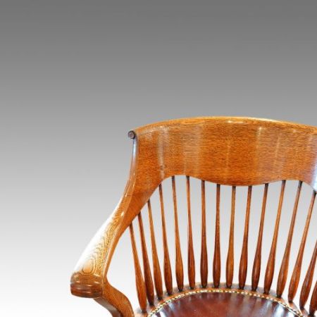 Edwardian drehbarer Schreibtischstuhl aus Eiche und Ledersitz