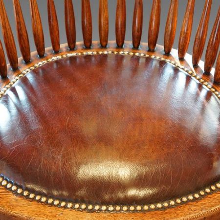 Edwardian drehbarer Schreibtischstuhl aus Eiche und Ledersitz