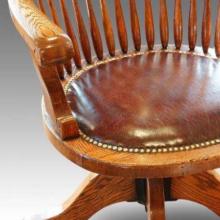 Edwardian drehbarer Schreibtischstuhl aus Eiche und Ledersitz