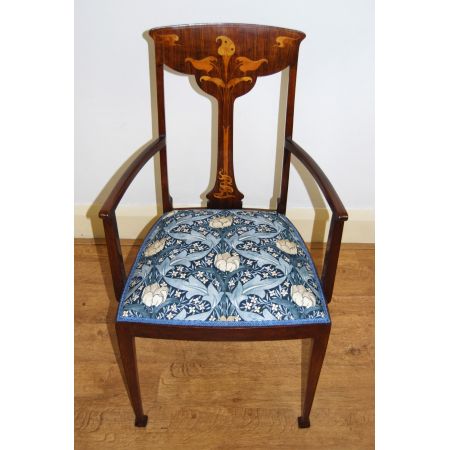 Jugendstil-Ellbogenstuhl mit stilisierter Calla-Lilie eingelegt aus Mahagoni und Palisander