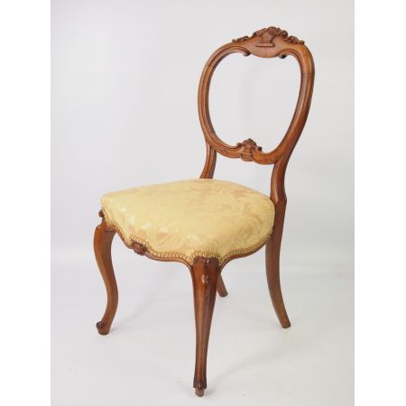 Zwei viktorianischen Stühle aus Nussbaum  aus dem 19 JH