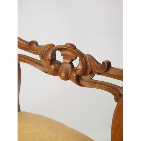 Zwei viktorianischen Stühle aus Nussbaum  aus dem 19 JH