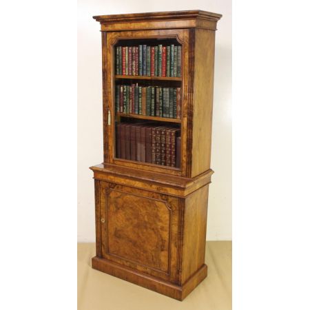 Schlanker Original viktorianischer Wurzelholz Nussbaum Bücherschrank