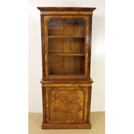 Schlanker Original viktorianischer Wurzelholz Nussbaum Bücherschrank