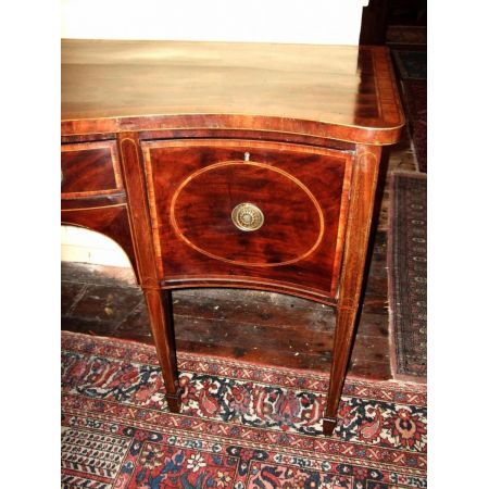 Hervorragendes Original George III. breakfront Mahagoni Sideboard mit Querbändern und Intarsien