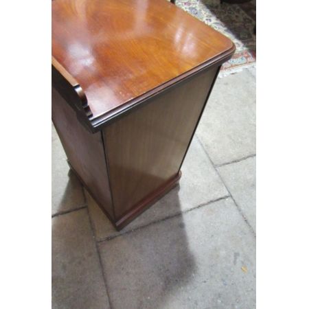 Antiker Original Victorian Mahagoni Nachttisch  1860 