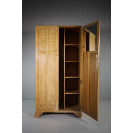 Großartiger Bowman Brothers antiker Eichen Kleiderschrank von 1930 