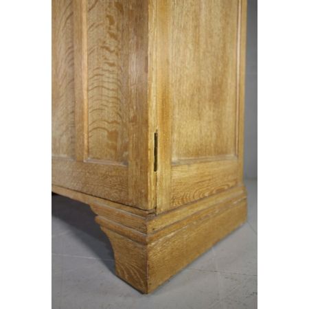 Großartiger Bowman Brothers antiker Eichen Kleiderschrank von 1930 