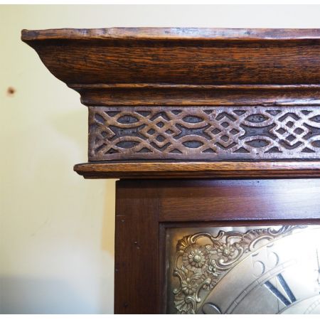 8 day Standuhr mit Eichengehäuse dem 18. Jahrhundert