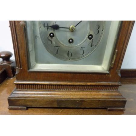 Eichen verkleidete Westminster Bracket Uhr von 1900