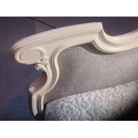 Antikes französisches Nussbaum Kingsize Bett im Louis XV Stil